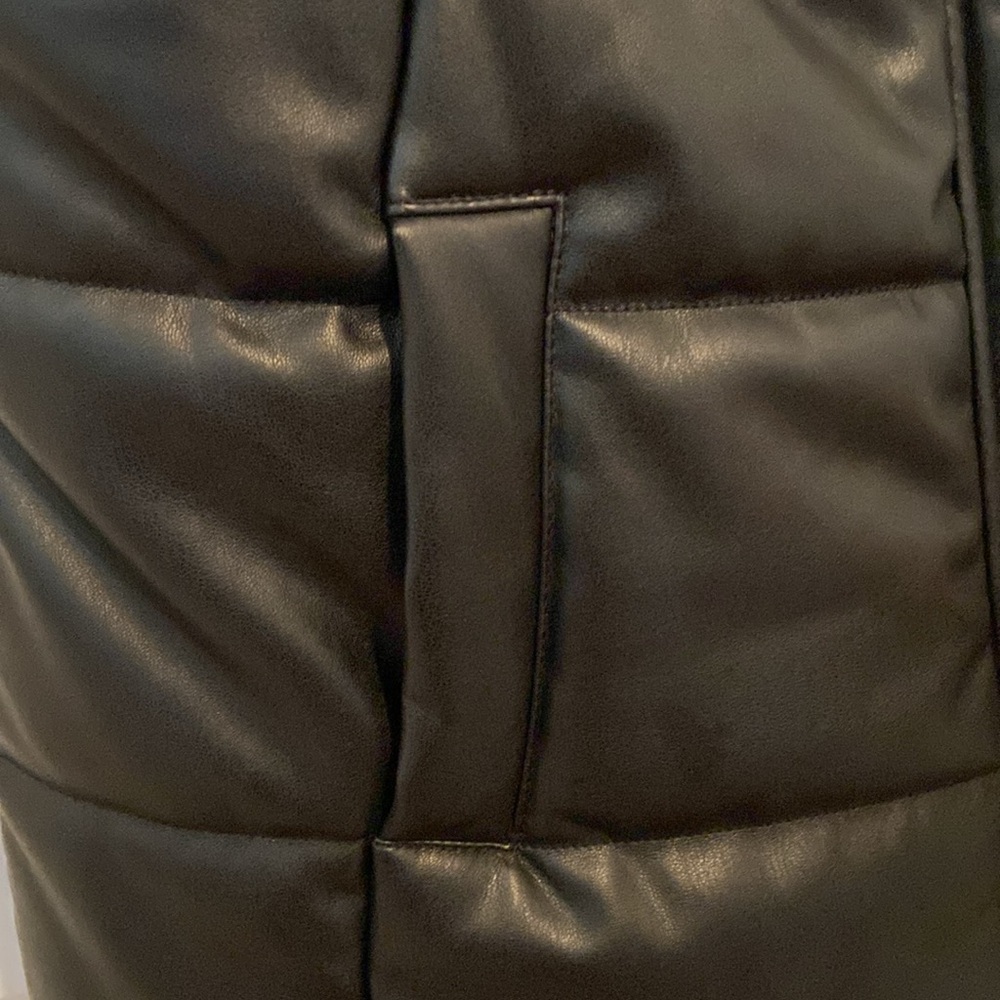 Isaac Mizrahi Live Faux Leather Zip Front Quilted Vest Black Small - Picture 13 of 13
